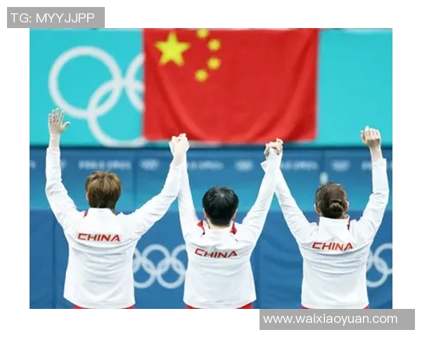 中国运动员夺金后温情比心观众这一幕感动无数人 中国运动员夺金后温情比心观众这一幕感动无数人