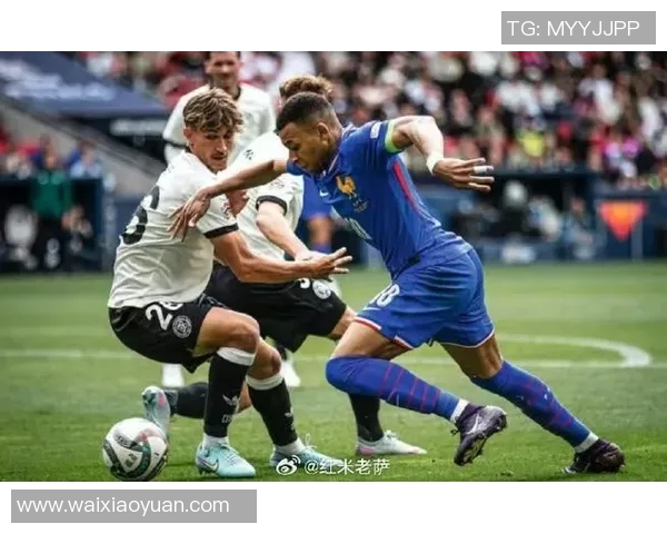 姆巴佩回应外界批评强调专注比赛 全力以赴追求最佳表现 姆巴佩回应外界批评强调专注比赛 全力以赴追求最佳表现