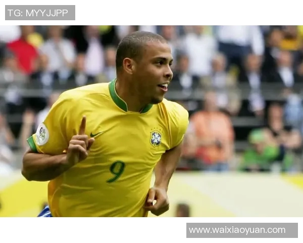 世界杯预选赛荣获月度最佳球员，实至名归